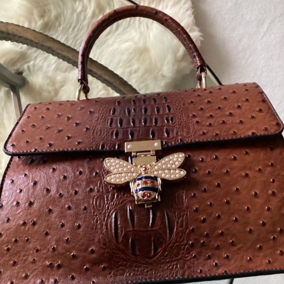 New.  Great with any outfit faux croc purse.  Includes wallet and shoulder strap - Picture 6 of 7